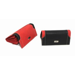 Červená kožená peňaženka v ozdobnej farebnej kombinácií