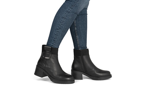 Dámska členková obuv Rieker Y5253-00 čierna