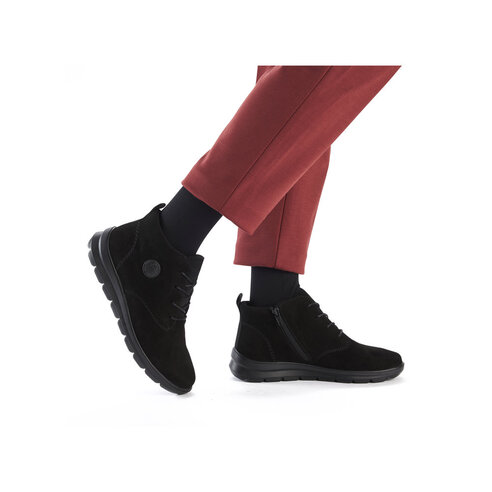 Dámska členková obuv Rieker Z0022-00 čierna