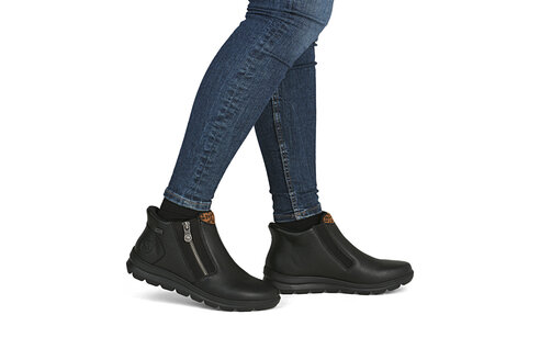 Dámska členková obuv Rieker Z0059-00 čierna