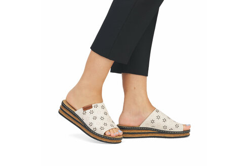 Dámske šľapky Rieker 62955-60 biela káva