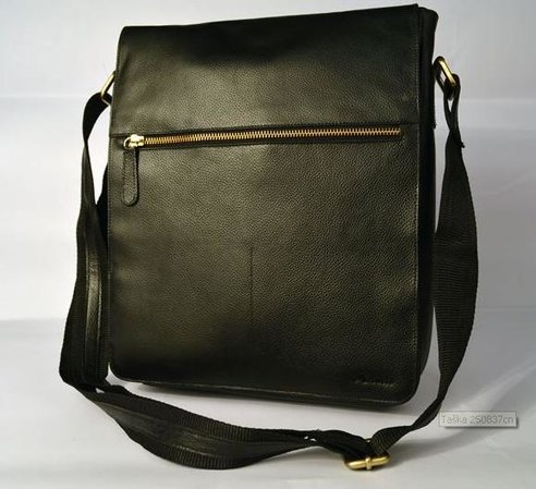 Kožená taška cez telo (crossbody) v elegantnej čiernej